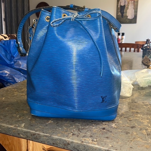 Louis Vuitton blue Epi Noe - Picture 1 of 17